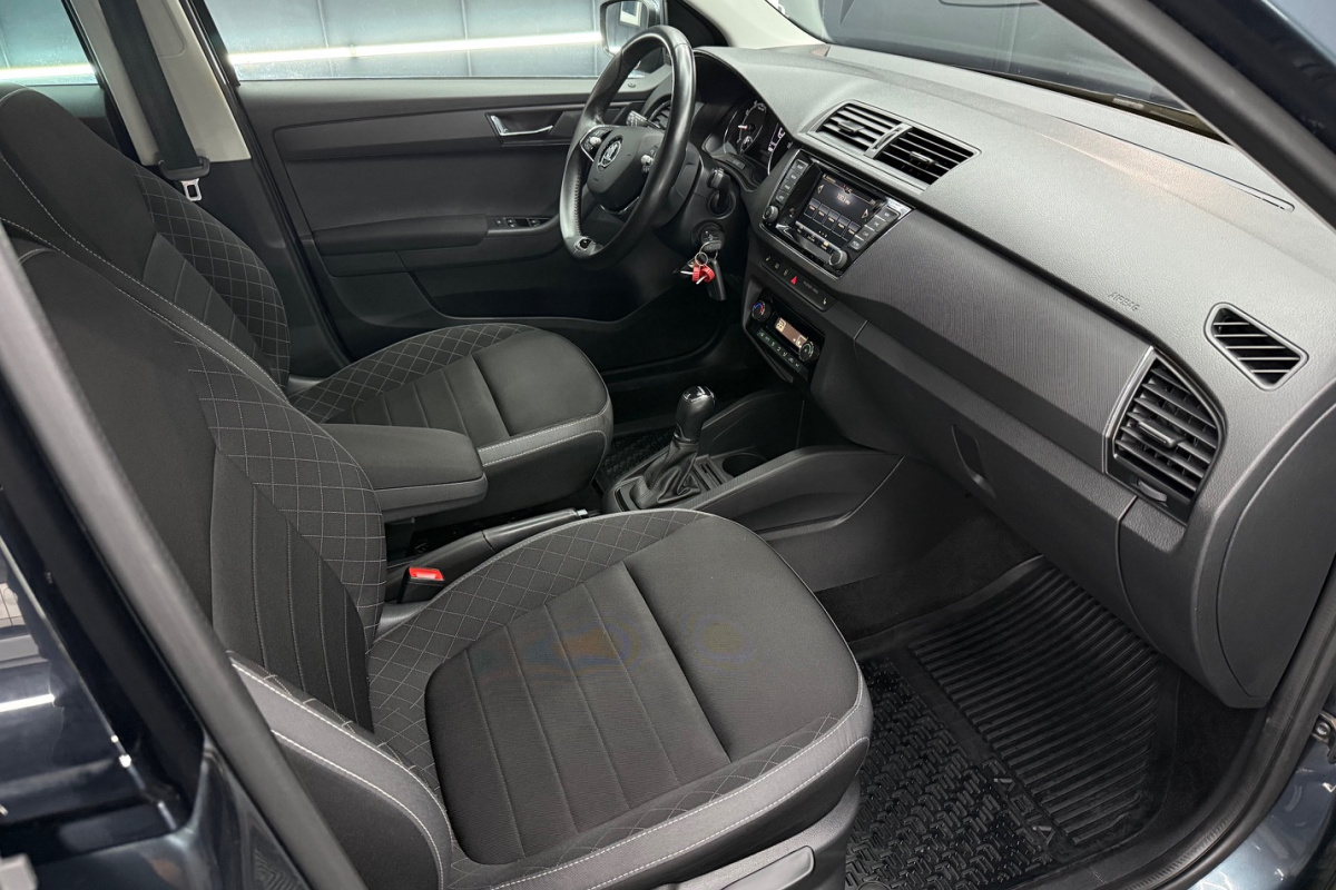 Ponuka vozidiel / Škoda Fabia Combi 1.0 TSI Style DSG - video