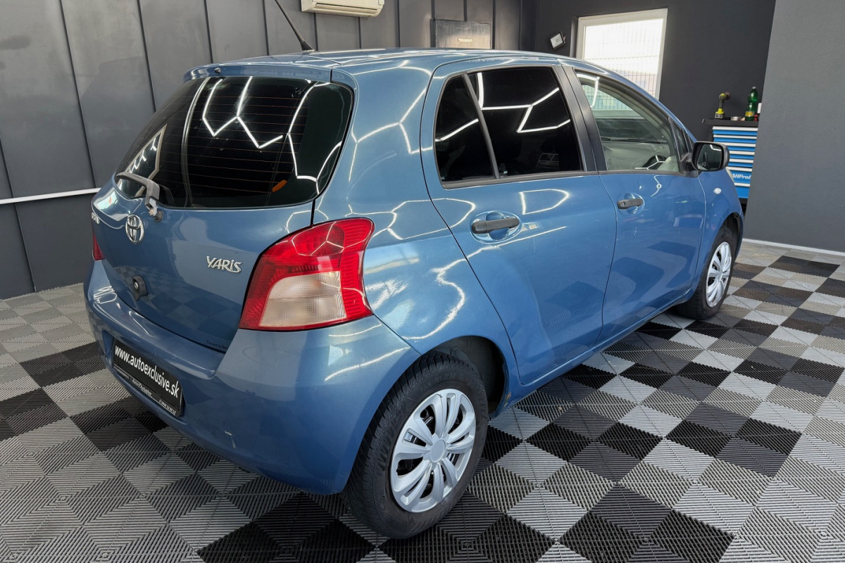 Ponuka vozidiel / Toyota Yaris 1.0 VVT-I Base Cool - video