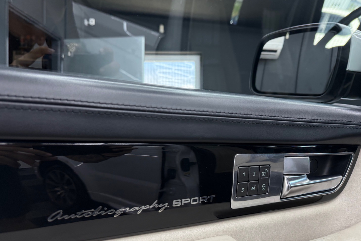 Ponuka vozidiel / Land Rover Range Rover Sport 3.0 TDV6 AB - video