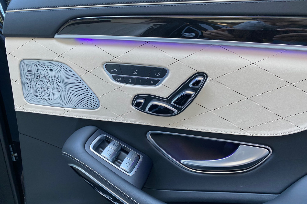 Ponuka vozidiel / Mercedes-Benz S trieda Sedan Mercedes-AMG 63 4matic - video Ponuka vozidiel / Mercedes-Benz S trieda Sedan Mercedes-AMG 63 4matic - video