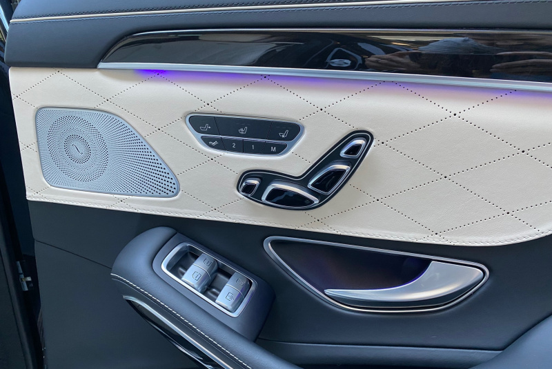 Ponuka vozidiel / Mercedes-Benz S trieda Sedan Mercedes-AMG 63 4matic - video Ponuka vozidiel / Mercedes-Benz S trieda Sedan Mercedes-AMG 63 4matic - video