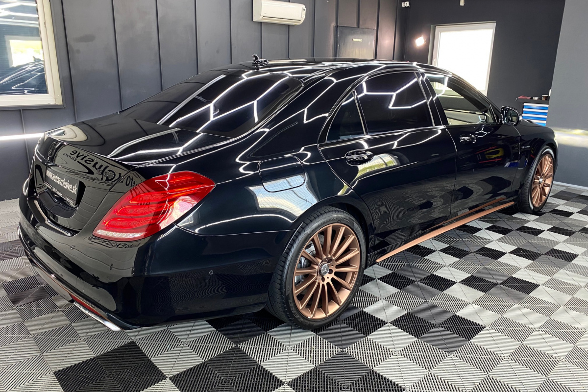 Ponuka vozidiel / Mercedes-Benz S trieda Sedan Mercedes-AMG 63 4matic - video