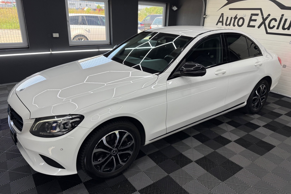 Ponuka vozidiel / Mercedes-Benz C trieda Sedan 300 d 4MATIC A/T - video