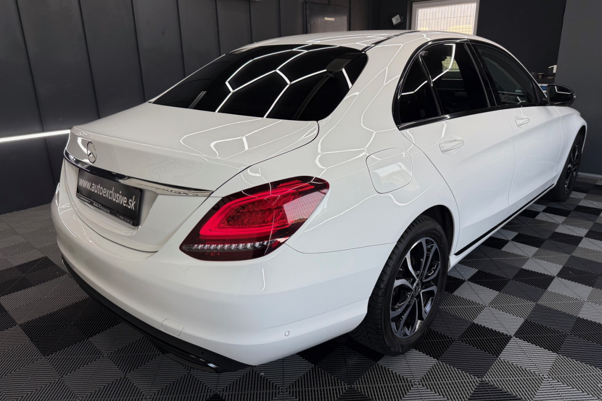 Ponuka vozidiel / Mercedes-Benz C trieda Sedan 300 d 4MATIC A/T - video