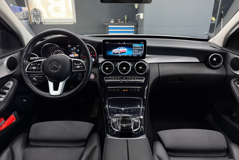  Ponuka vozidiel / Mercedes-Benz C trieda Sedan 300 d 4MATIC A/T - video