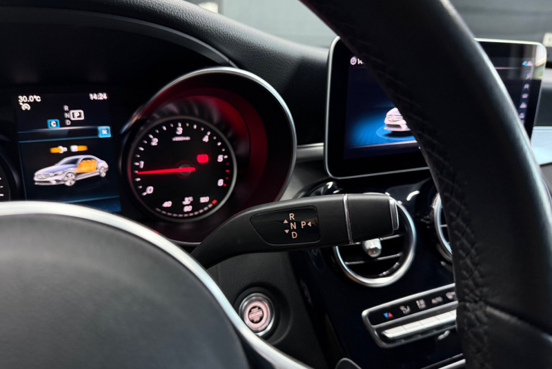  Ponuka vozidiel / Mercedes-Benz C trieda Sedan 300 d 4MATIC A/T - video