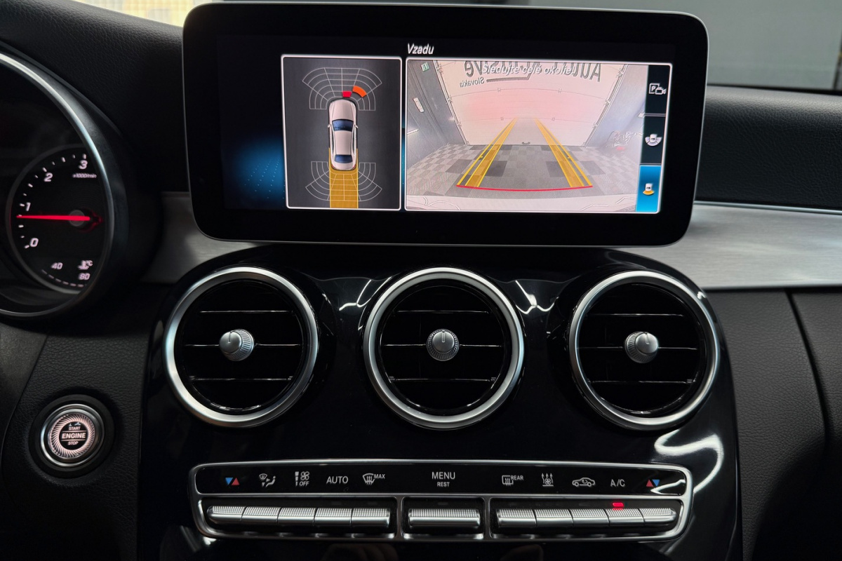 Ponuka vozidiel / Mercedes-Benz C trieda Sedan 300 d 4MATIC A/T - video