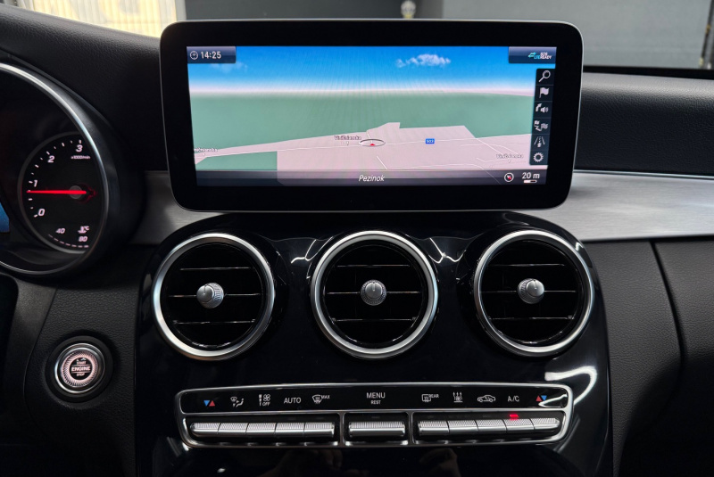  Ponuka vozidiel / Mercedes-Benz C trieda Sedan 300 d 4MATIC A/T - video