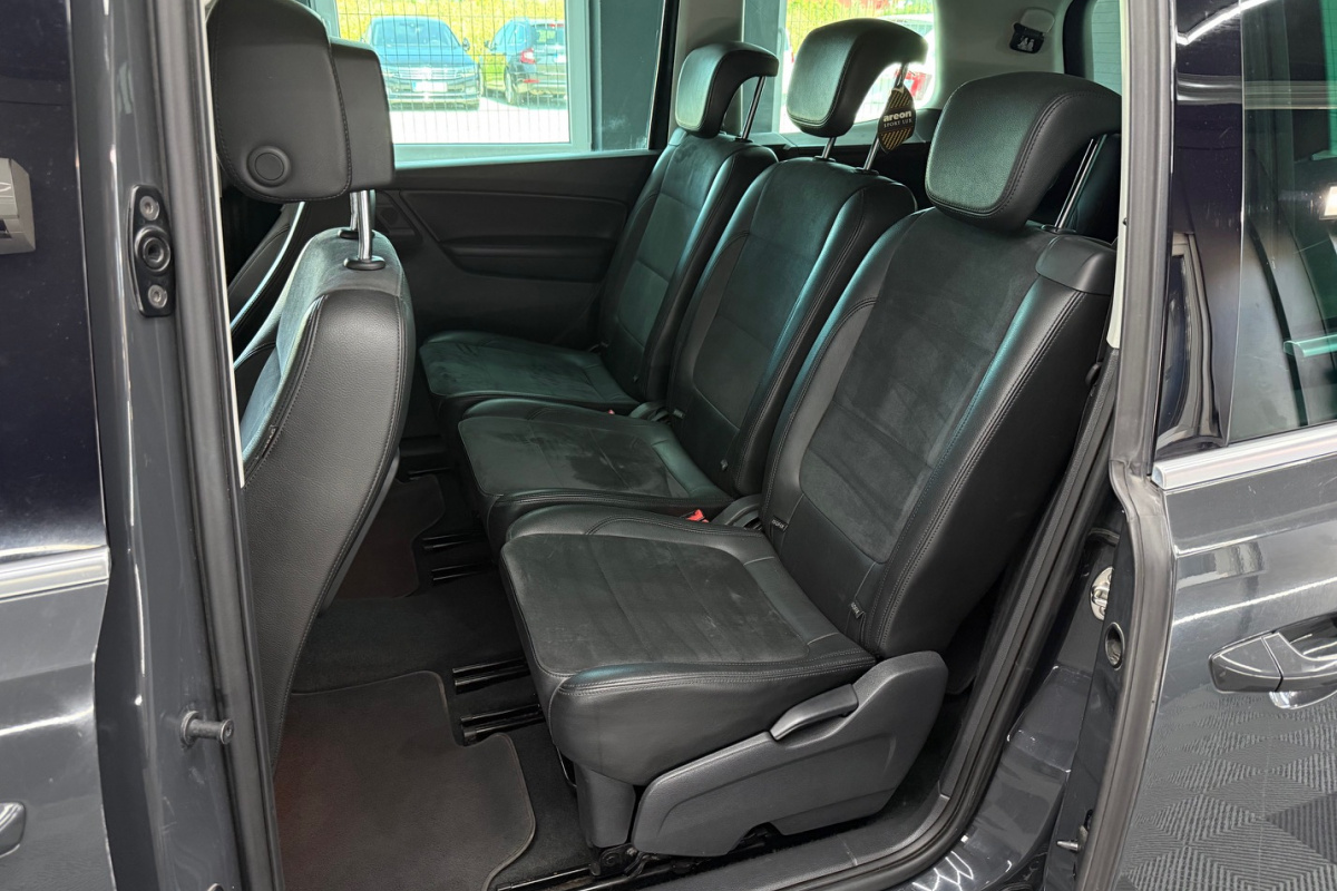 Ponuka vozidiel / Volkswagen Sharan 2.0 TDI BMT Highline DSG - video