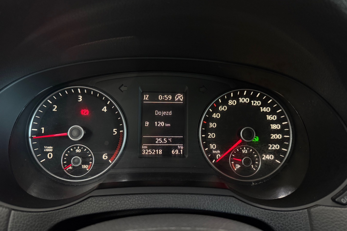 Ponuka vozidiel / Volkswagen Sharan 2.0 TDI BMT Highline DSG - video