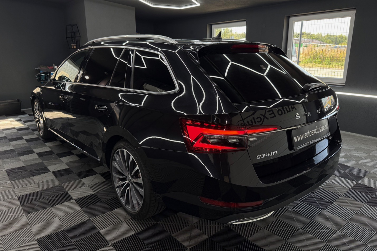 Ponuka vozidiel / Škoda Superb Combi 2.0 TDI SCR L K DSG - video
