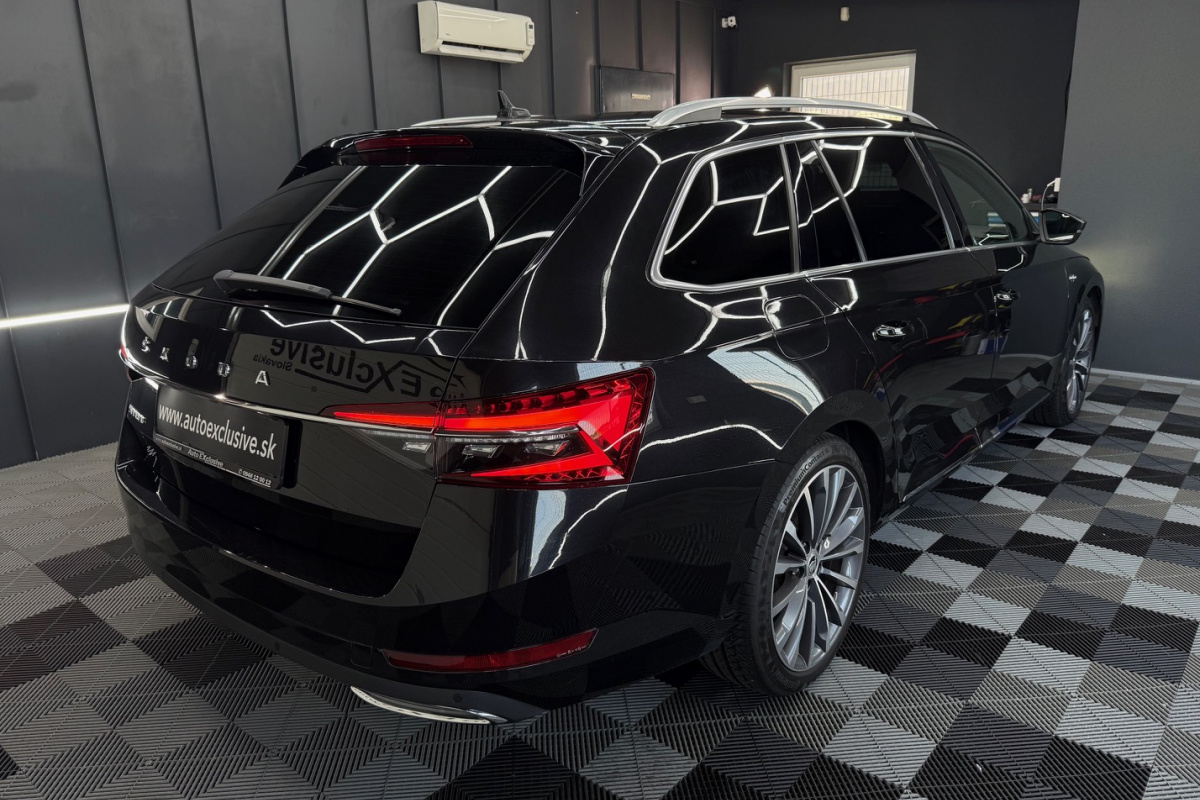 Ponuka vozidiel / Škoda Superb Combi 2.0 TDI SCR L K DSG - video