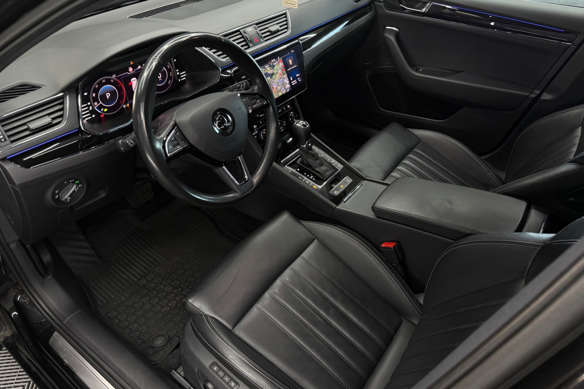 Ponuka vozidiel / Škoda Superb Combi 2.0 TDI SCR L K DSG - video