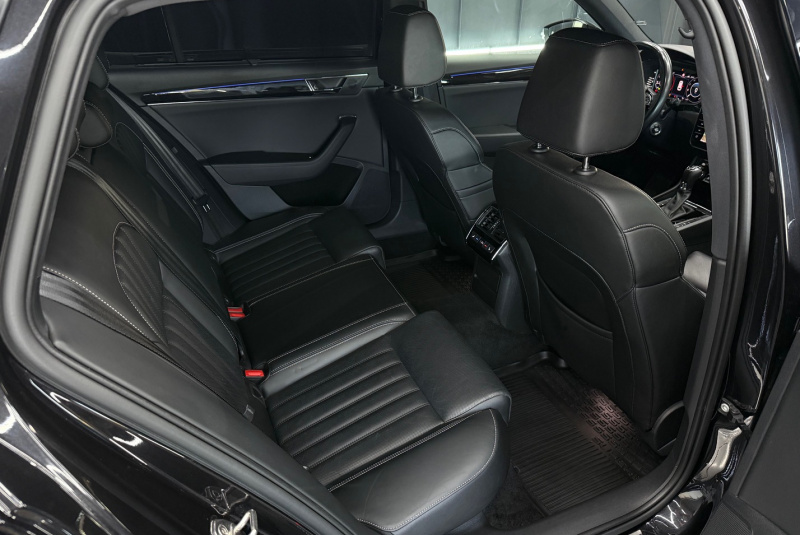  Ponuka vozidiel / Škoda Superb Combi 2.0 TDI SCR L K DSG - video
