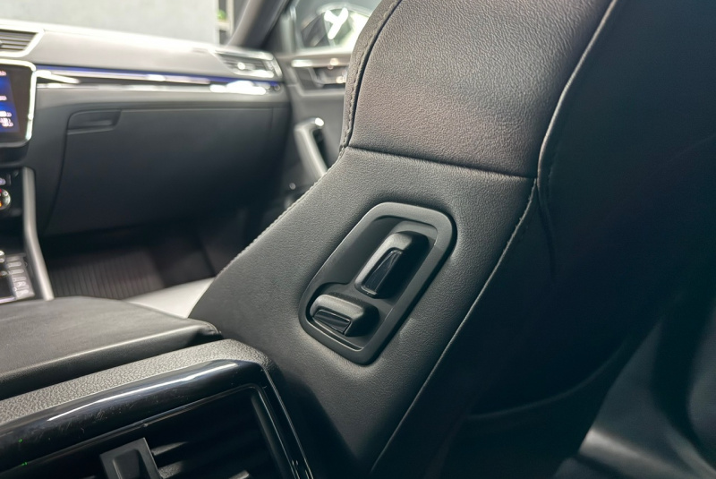  Ponuka vozidiel / Škoda Superb Combi 2.0 TDI SCR L K DSG - video