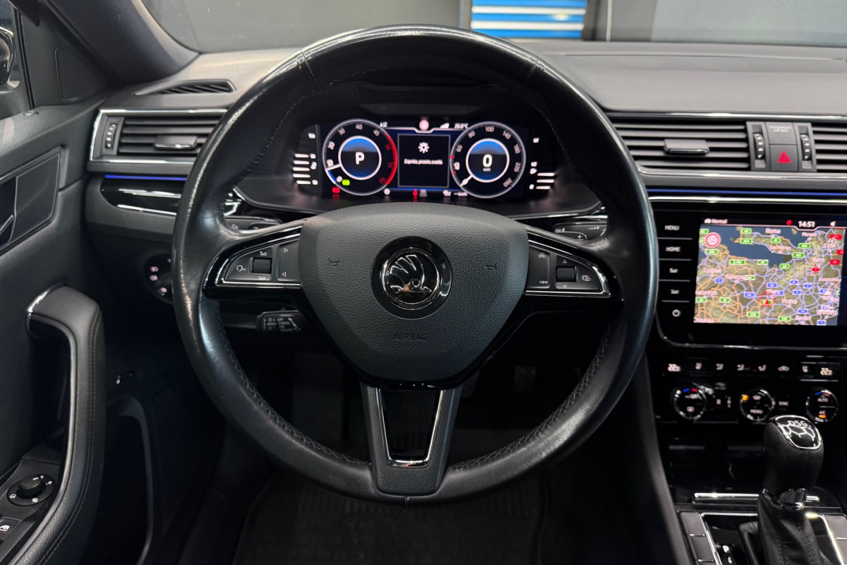 Ponuka vozidiel / Škoda Superb Combi 2.0 TDI SCR L K DSG - video