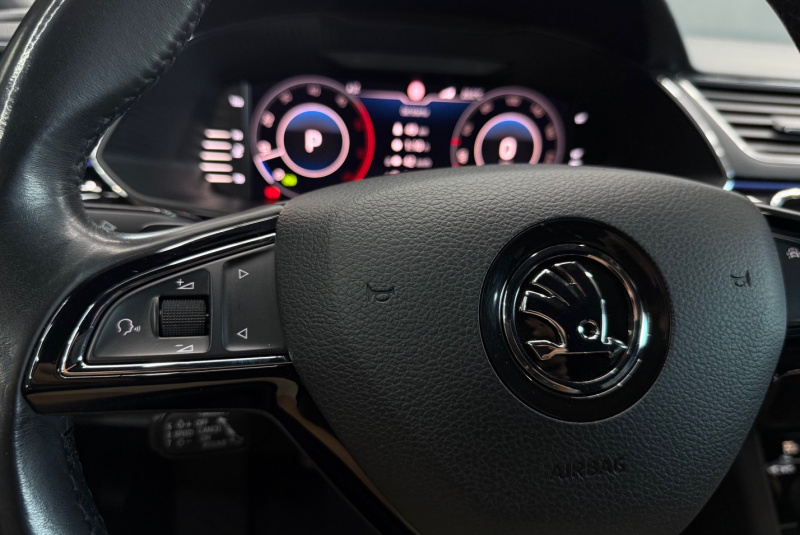  Ponuka vozidiel / Škoda Superb Combi 2.0 TDI SCR L K DSG - video