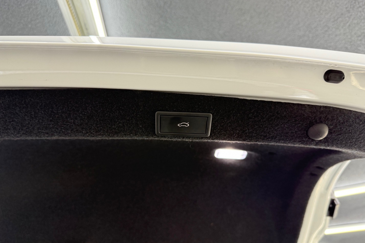 Ponuka vozidiel / Škoda Superb 2.0 TDI L K DSG 4x4 - video Ponuka vozidiel / Škoda Superb 2.0 TDI L K DSG 4x4 - video