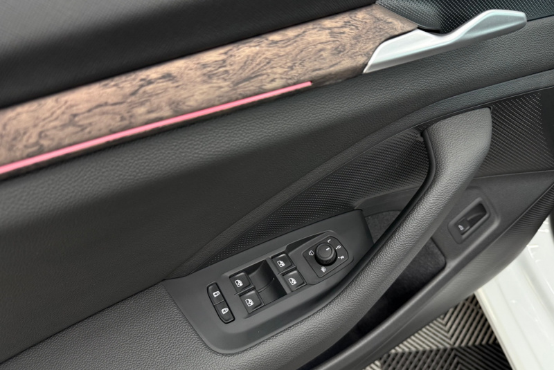 Ponuka vozidiel / Škoda Superb 2.0 TDI L K DSG 4x4 - video Ponuka vozidiel / Škoda Superb 2.0 TDI L K DSG 4x4 - video