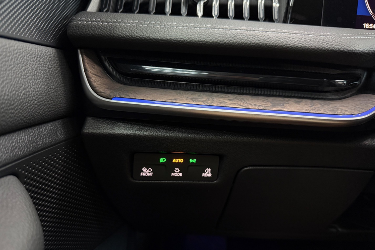 Ponuka vozidiel / Škoda Superb 2.0 TDI L K DSG 4x4 - video Ponuka vozidiel / Škoda Superb 2.0 TDI L K DSG 4x4 - video