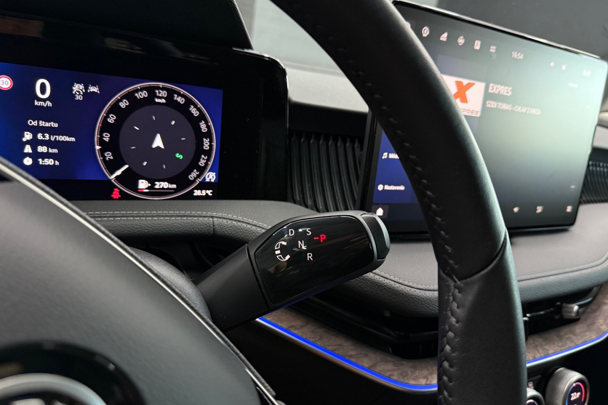 Ponuka vozidiel / Škoda Superb 2.0 TDI L K DSG 4x4 - video Ponuka vozidiel / Škoda Superb 2.0 TDI L K DSG 4x4 - video