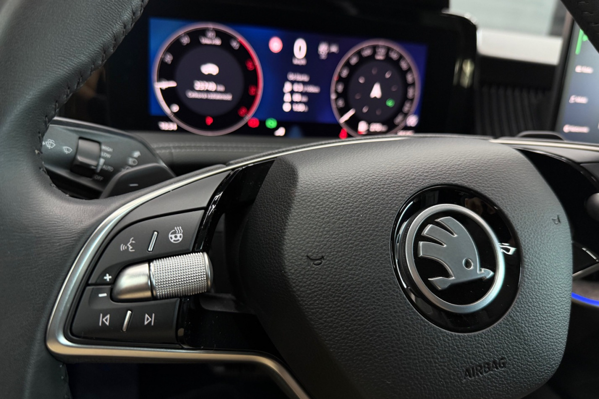 Ponuka vozidiel / Škoda Superb 2.0 TDI L K DSG 4x4 - video Ponuka vozidiel / Škoda Superb 2.0 TDI L K DSG 4x4 - video