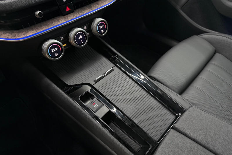 Ponuka vozidiel / Škoda Superb 2.0 TDI L K DSG 4x4 - video Ponuka vozidiel / Škoda Superb 2.0 TDI L K DSG 4x4 - video