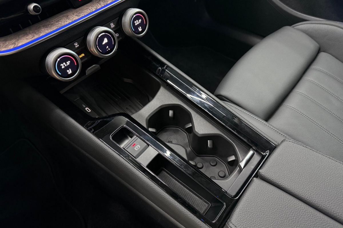 Ponuka vozidiel / Škoda Superb 2.0 TDI L K DSG 4x4 - video Ponuka vozidiel / Škoda Superb 2.0 TDI L K DSG 4x4 - video