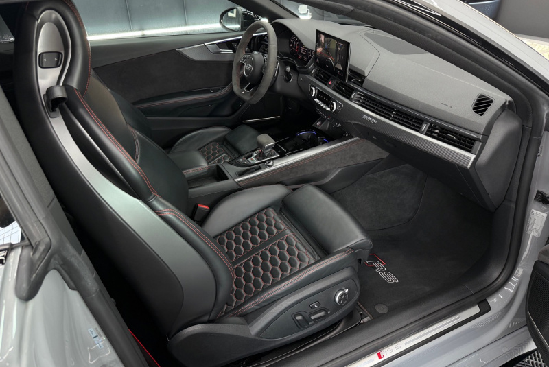  Ponuka vozidiel / Audi RS5 Coupé 2.9 TFSI quattro tiptronic - video