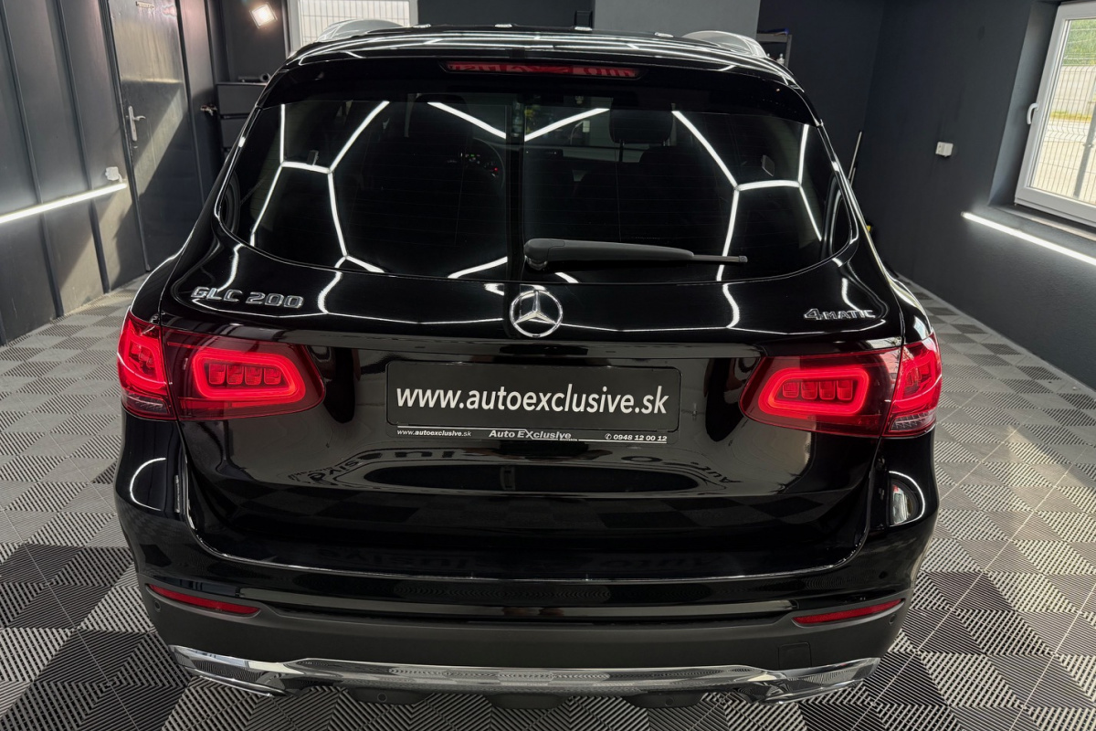 Ponuka vozidiel / Mercedes-Benz GLC SUV 200 4Matic EQ Boost - video