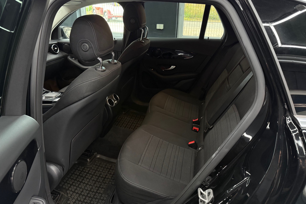 Ponuka vozidiel / Mercedes-Benz GLC SUV 200 4Matic EQ Boost - video