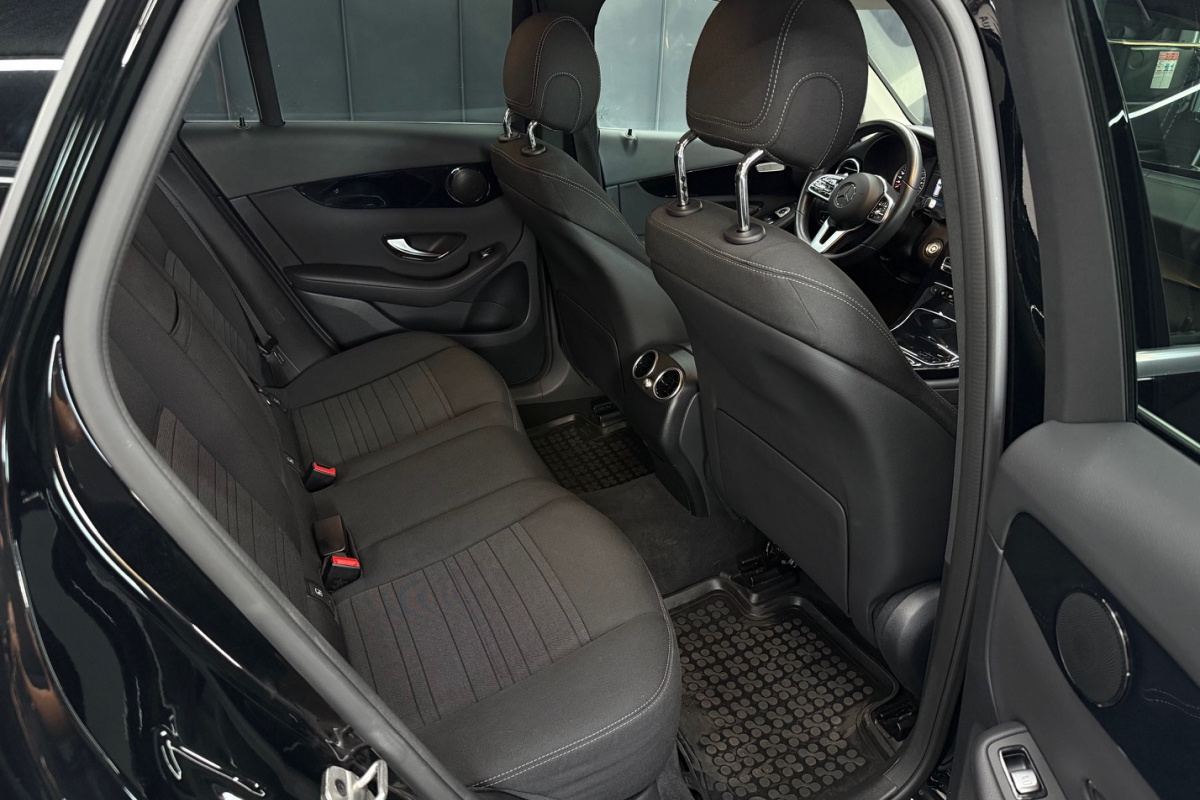 Ponuka vozidiel / Mercedes-Benz GLC SUV 200 4Matic EQ Boost - video
