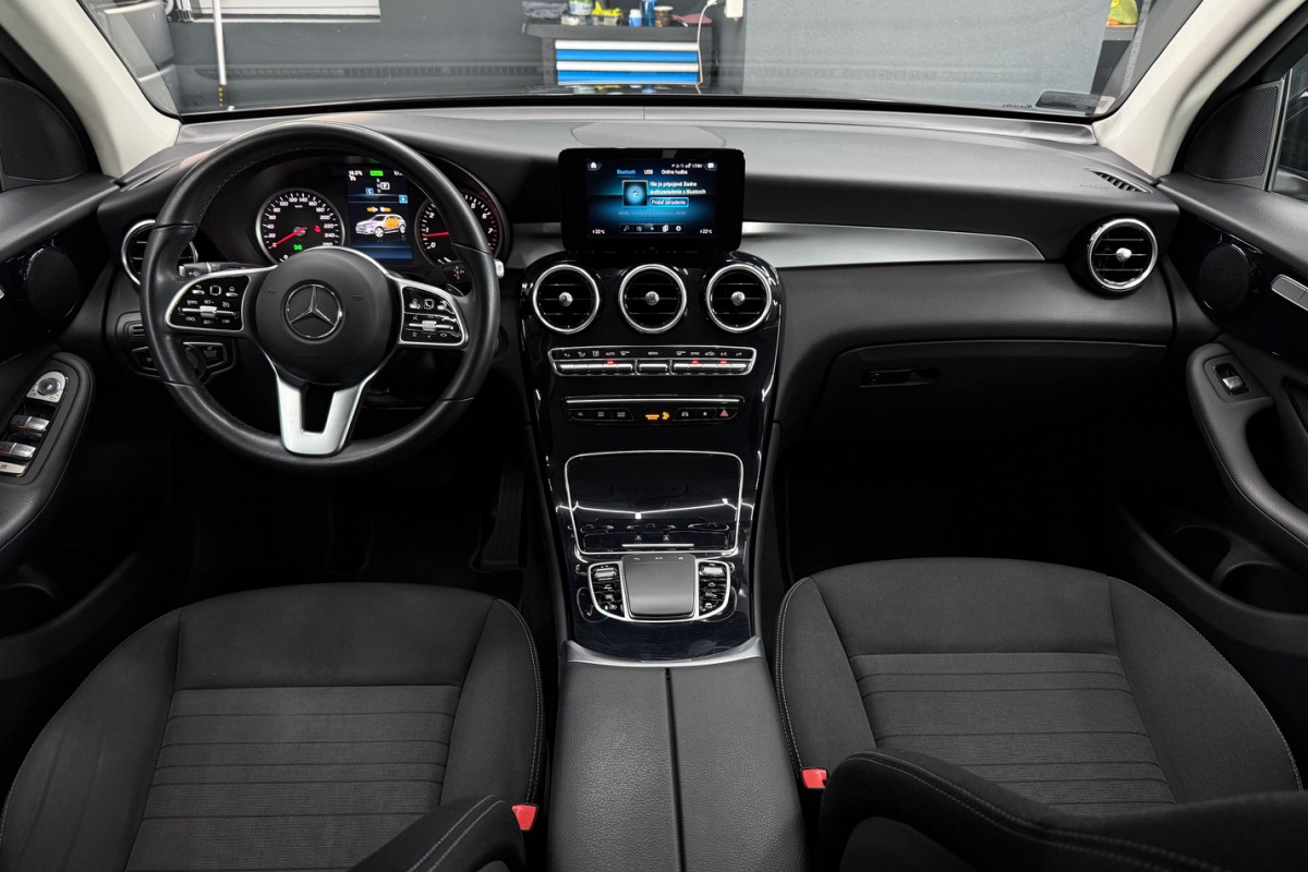 Ponuka vozidiel / Mercedes-Benz GLC SUV 200 4Matic EQ Boost - video