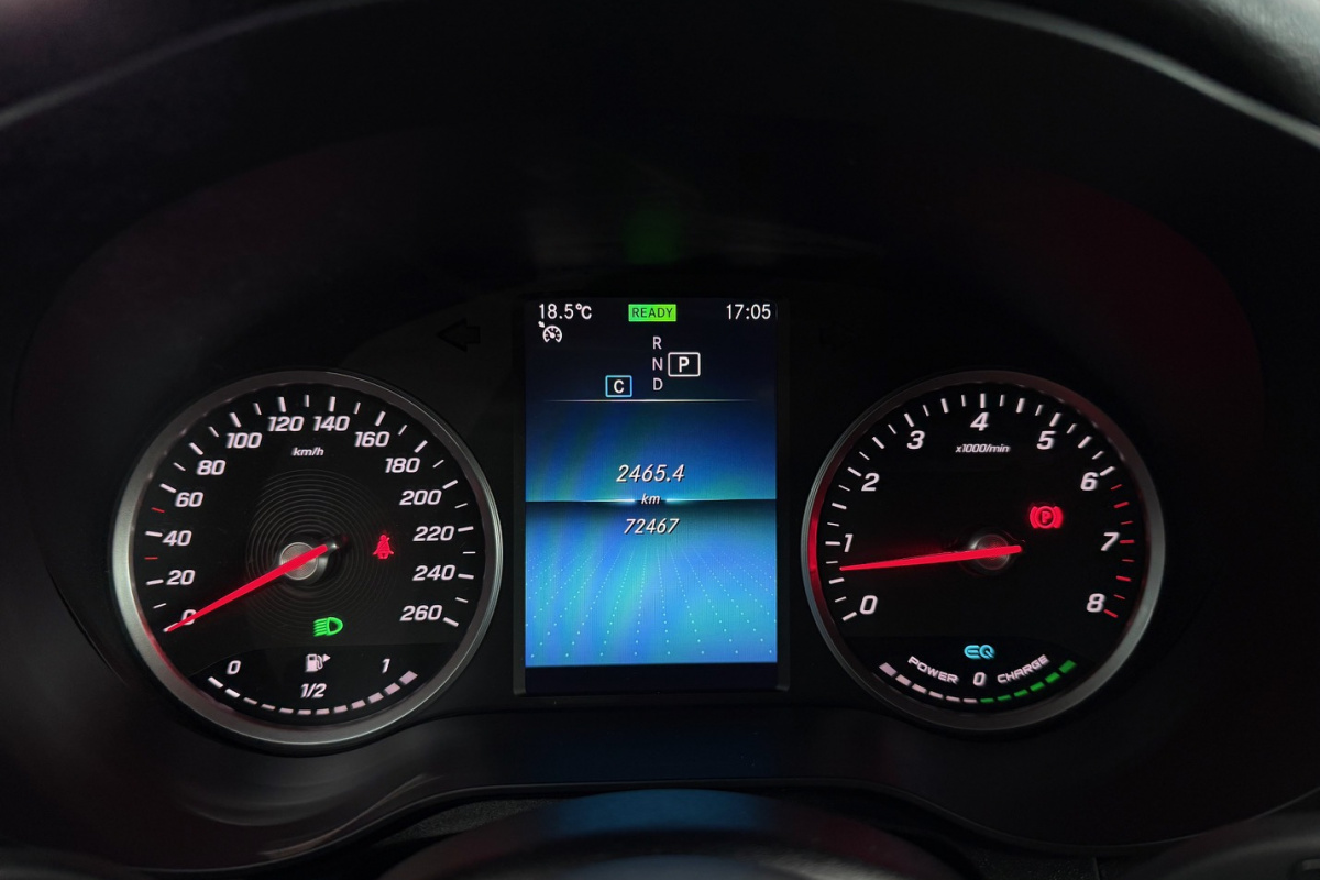 Ponuka vozidiel / Mercedes-Benz GLC SUV 200 4Matic EQ Boost - video