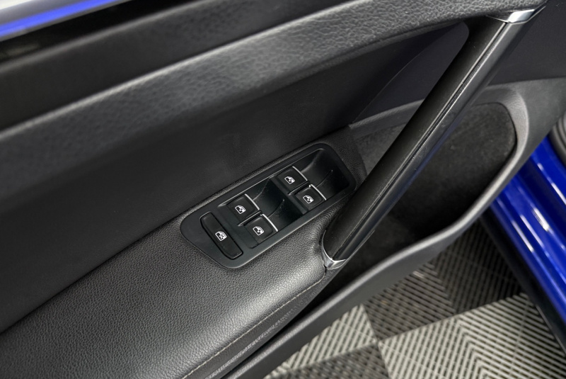  Ponuka vozidiel / Volkswagen Golf 2.0 TSI BMT R 4MOTION DSG EU6 - video