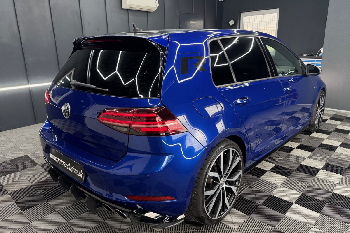 Ponuka vozidiel / Volkswagen Golf 2.0 TSI BMT R 4MOTION DSG EU6 - video