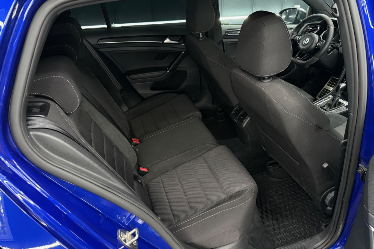 Ponuka vozidiel / Volkswagen Golf 2.0 TSI BMT R 4MOTION DSG EU6 - video