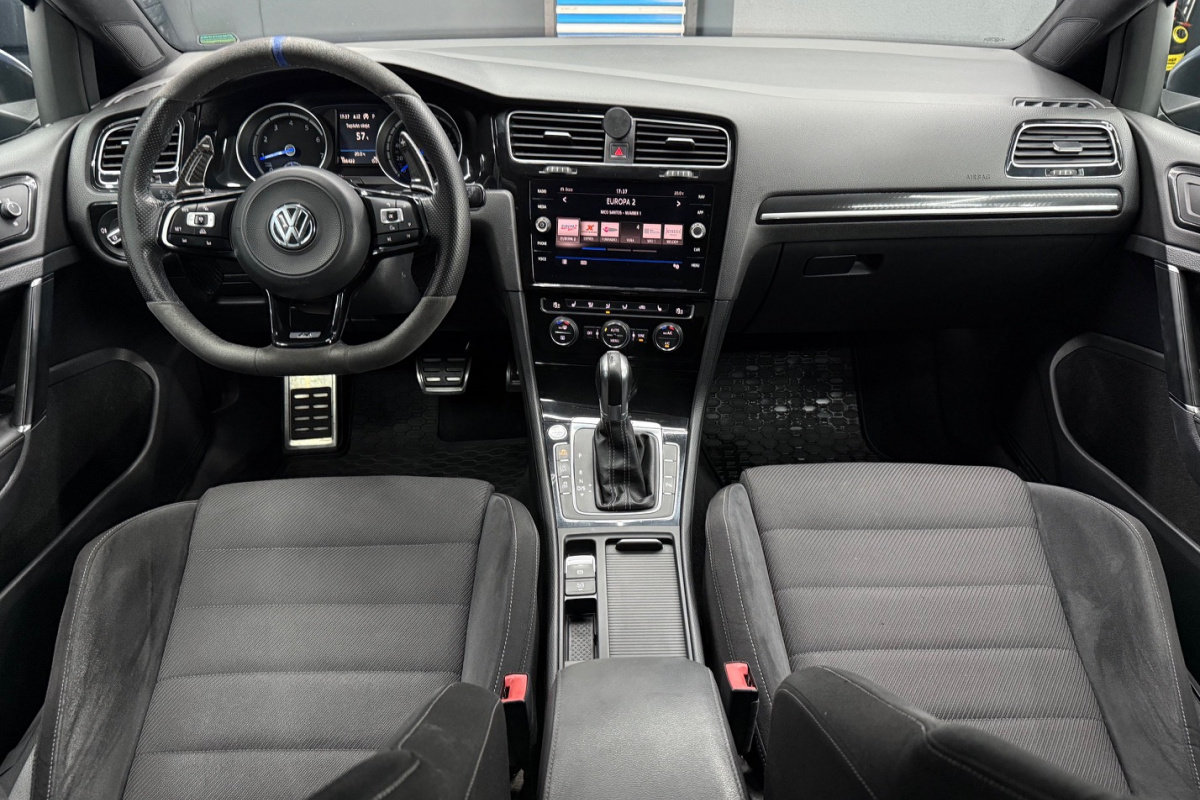 Ponuka vozidiel / Volkswagen Golf 2.0 TSI BMT R 4MOTION DSG EU6 - video Ponuka vozidiel / Volkswagen Golf 2.0 TSI BMT R 4MOTION DSG EU6 - video