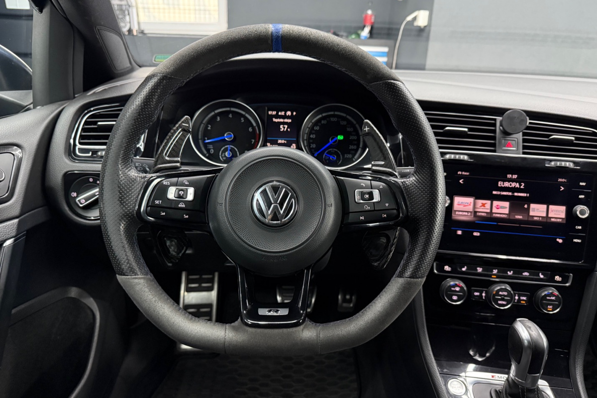 Ponuka vozidiel / Volkswagen Golf 2.0 TSI BMT R 4MOTION DSG EU6 - video