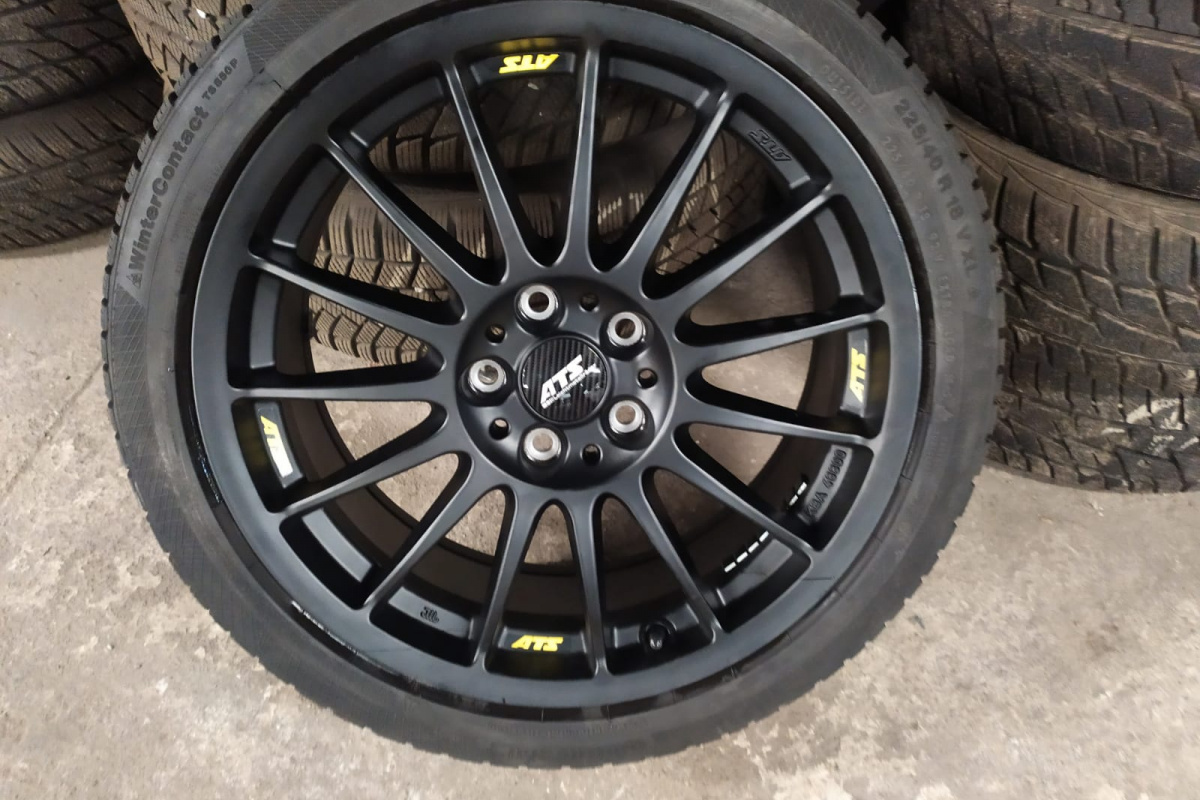Ponuka vozidiel / Volkswagen Golf 2.0 TSI BMT R 4MOTION DSG EU6 - video