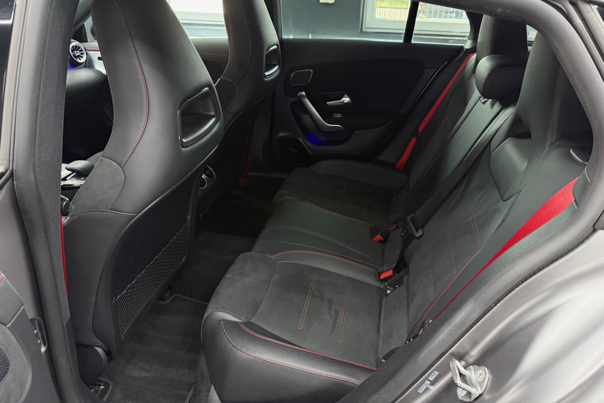 Ponuka vozidiel / Mercedes-Benz CLA Shooting Brake Mercedes-AMG SB 45 S 4MATIC A/T - video