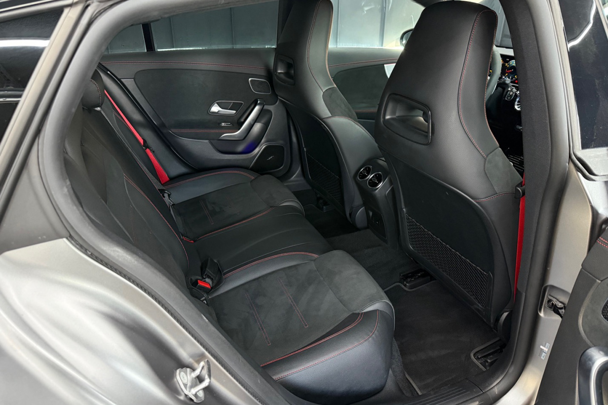 Ponuka vozidiel / Mercedes-Benz CLA Shooting Brake Mercedes-AMG SB 45 S 4MATIC A/T - video Ponuka vozidiel / Mercedes-Benz CLA Shooting Brake Mercedes-AMG SB 45 S 4MATIC A/T - video