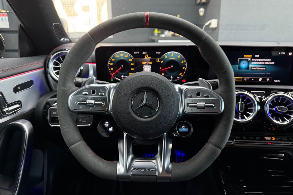 Ponuka vozidiel / Mercedes-Benz CLA Shooting Brake Mercedes-AMG SB 45 S 4MATIC A/T - video