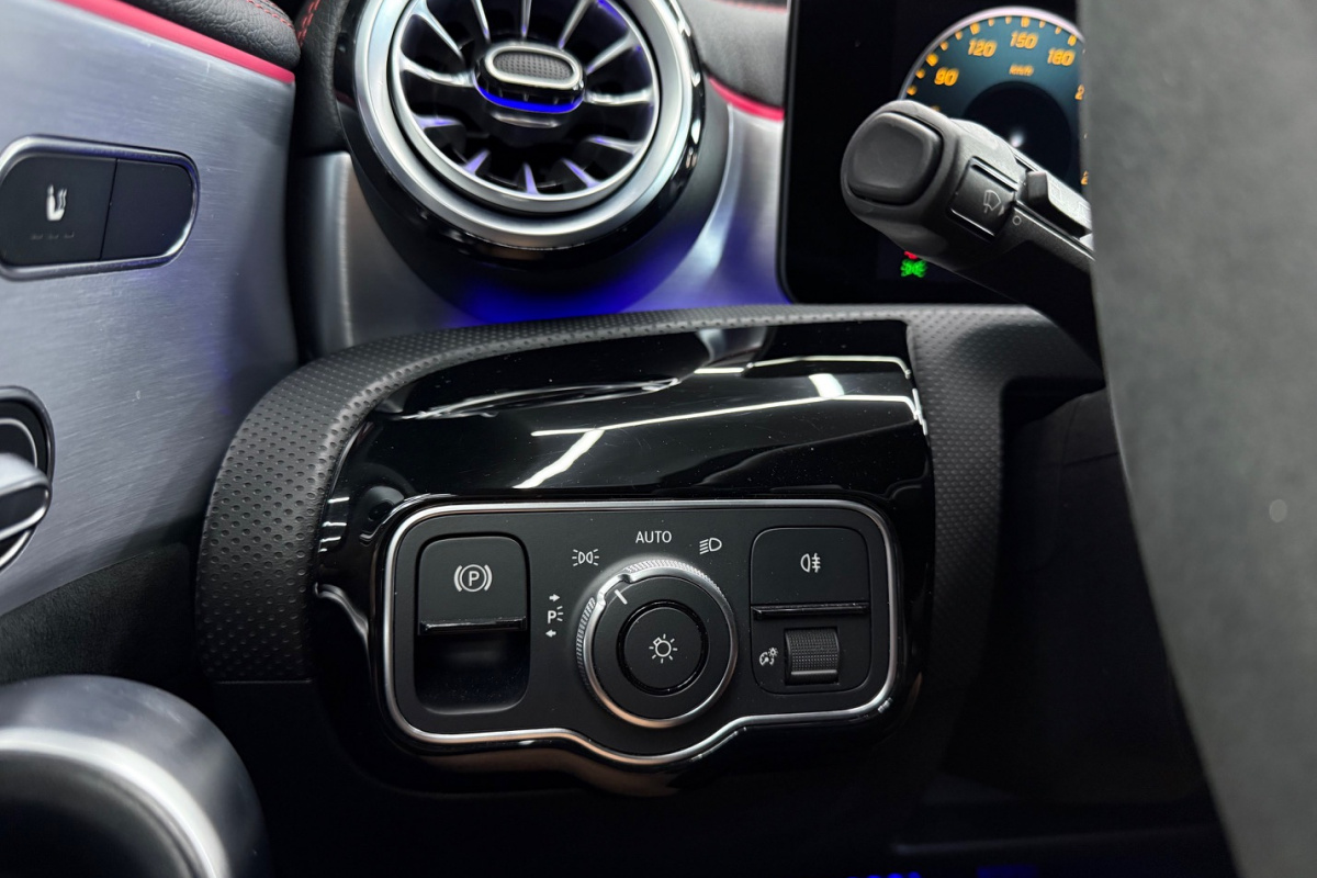 Ponuka vozidiel / Mercedes-Benz CLA Shooting Brake Mercedes-AMG SB 45 S 4MATIC A/T - video Ponuka vozidiel / Mercedes-Benz CLA Shooting Brake Mercedes-AMG SB 45 S 4MATIC A/T - video