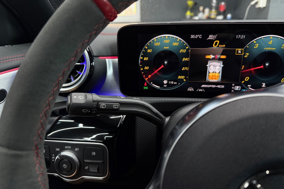 Ponuka vozidiel / Mercedes-Benz CLA Shooting Brake Mercedes-AMG SB 45 S 4MATIC A/T - video Ponuka vozidiel / Mercedes-Benz CLA Shooting Brake Mercedes-AMG SB 45 S 4MATIC A/T - video