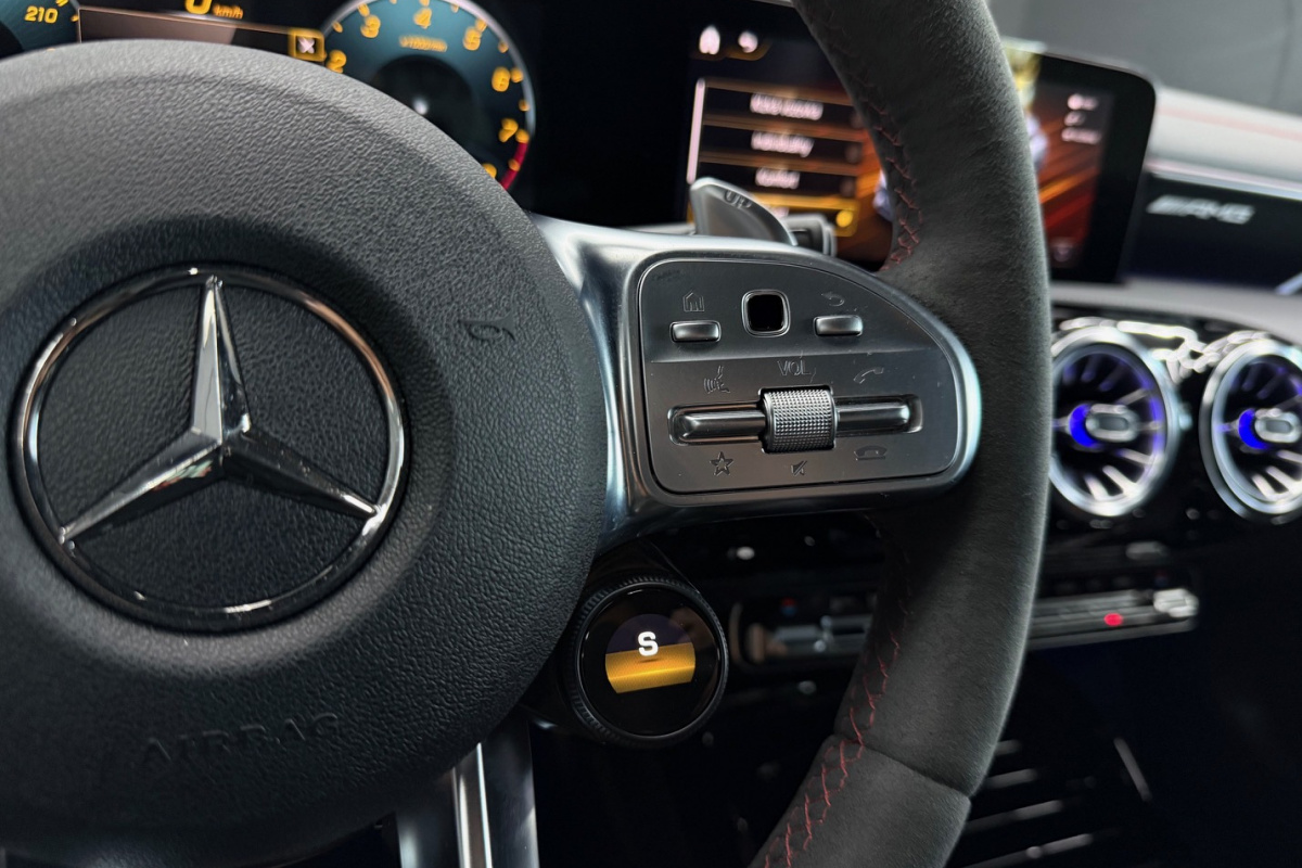 Ponuka vozidiel / Mercedes-Benz CLA Shooting Brake Mercedes-AMG SB 45 S 4MATIC A/T - video Ponuka vozidiel / Mercedes-Benz CLA Shooting Brake Mercedes-AMG SB 45 S 4MATIC A/T - video