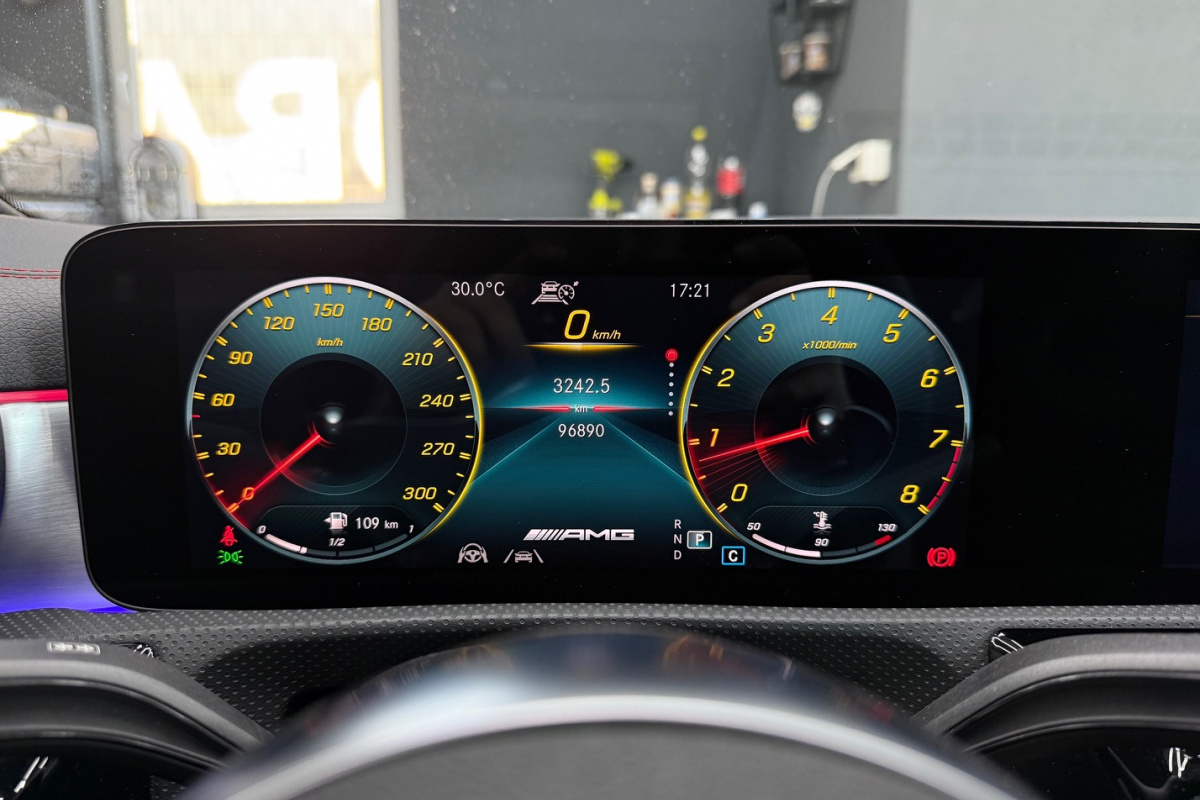 Ponuka vozidiel / Mercedes-Benz CLA Shooting Brake Mercedes-AMG SB 45 S 4MATIC A/T - video Ponuka vozidiel / Mercedes-Benz CLA Shooting Brake Mercedes-AMG SB 45 S 4MATIC A/T - video