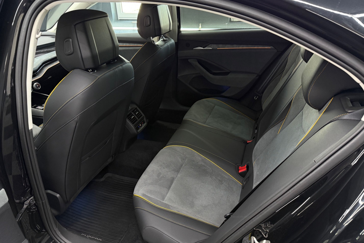 Ponuka vozidiel / Škoda Superb 2.0 TDI Style Plus 110kw AT/7 - video