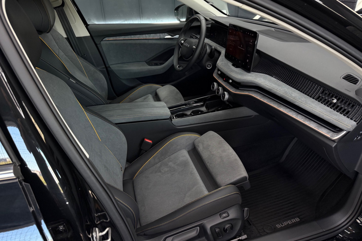 Ponuka vozidiel / Škoda Superb 2.0 TDI Style Plus 110kw AT/7 - video