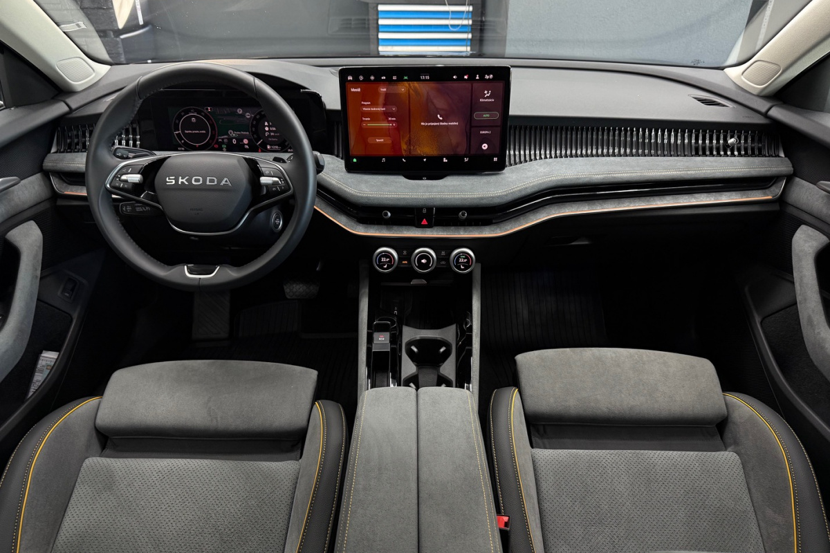 Ponuka vozidiel / Škoda Superb 2.0 TDI Style Plus 110kw AT/7 - video